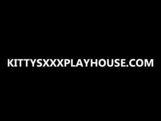 Kittysxxxplayhouse ডট কম বিড়ালছানা পায় এটা সব nekkid